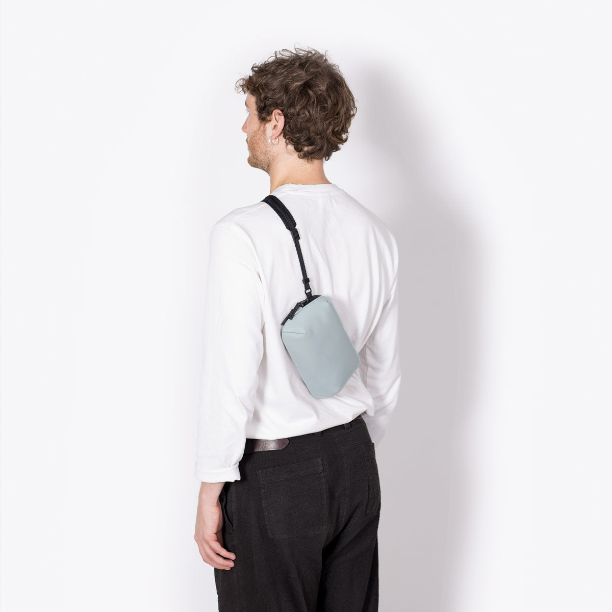 Ando Crossbody Bag - Dusty Blue / Medium