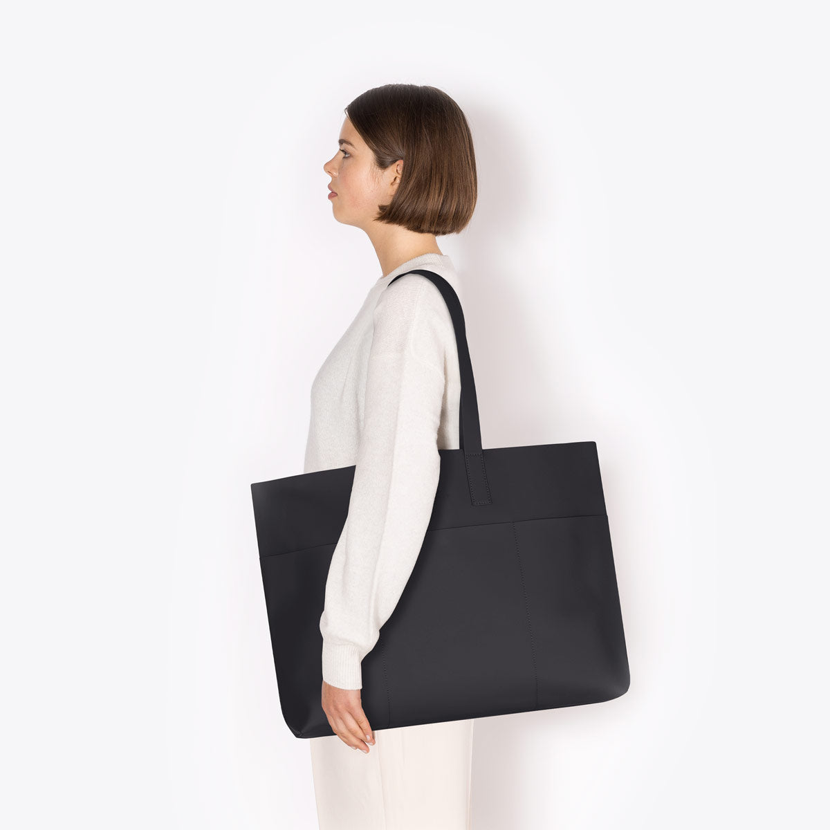 Ucon Acrobatics • Emilia Bag • Lotus Infinity Series (Black)
