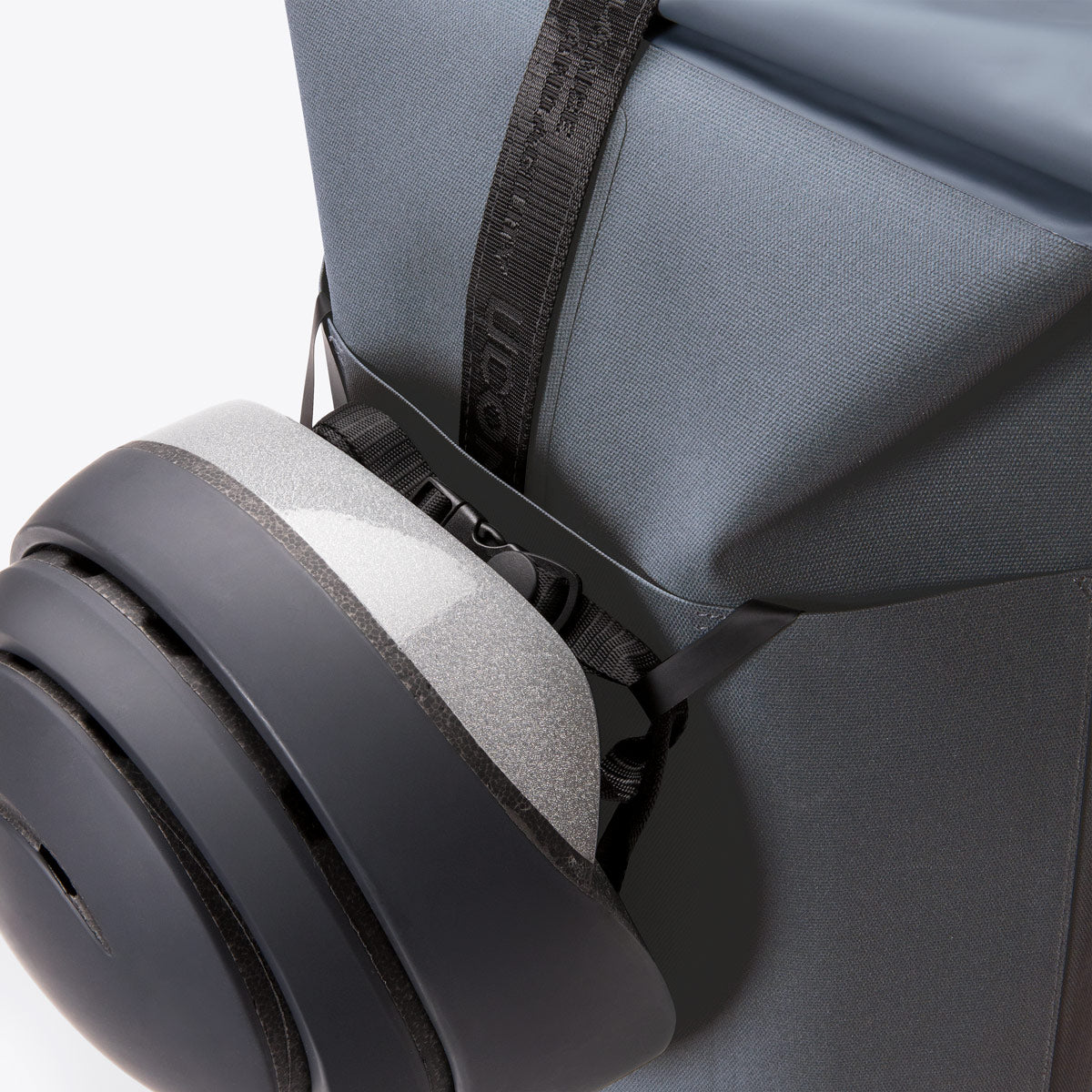 Ucon Acrobatics • Hajo Medium Backpack • Phantom Endurance Series