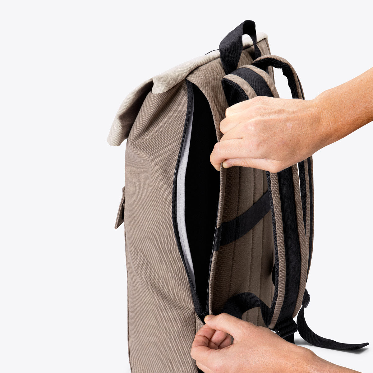 Ucon Acrobatics • Jannik Medium Backpack • Original Series (Dark