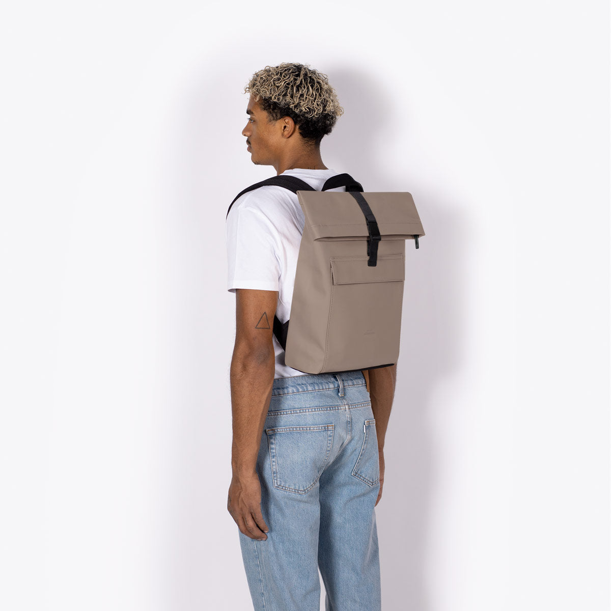 Jannik Roll-Top Backpack - Dark Sand / Mini