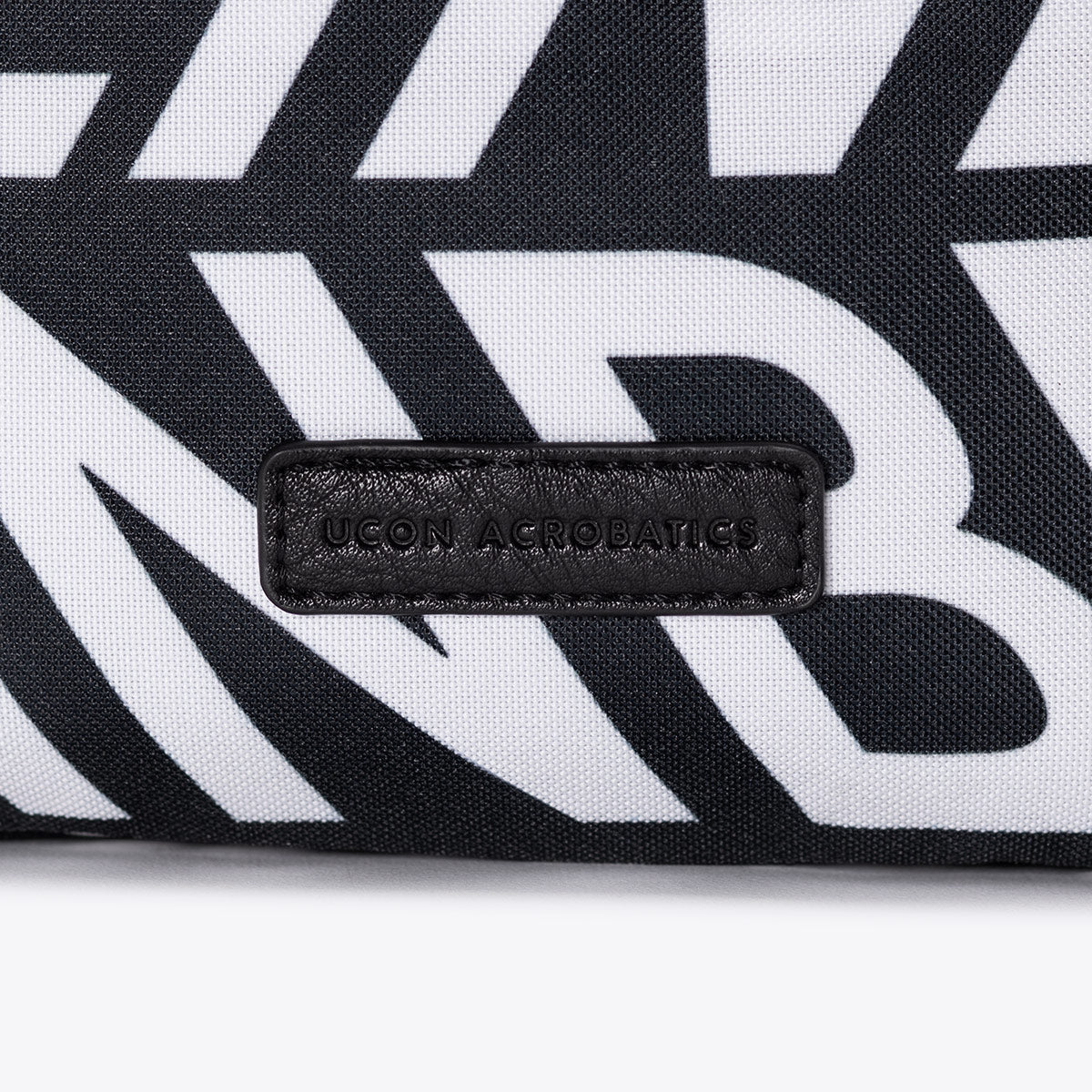 Jona Crossbody Bag - Ceecee Artwork / Medium