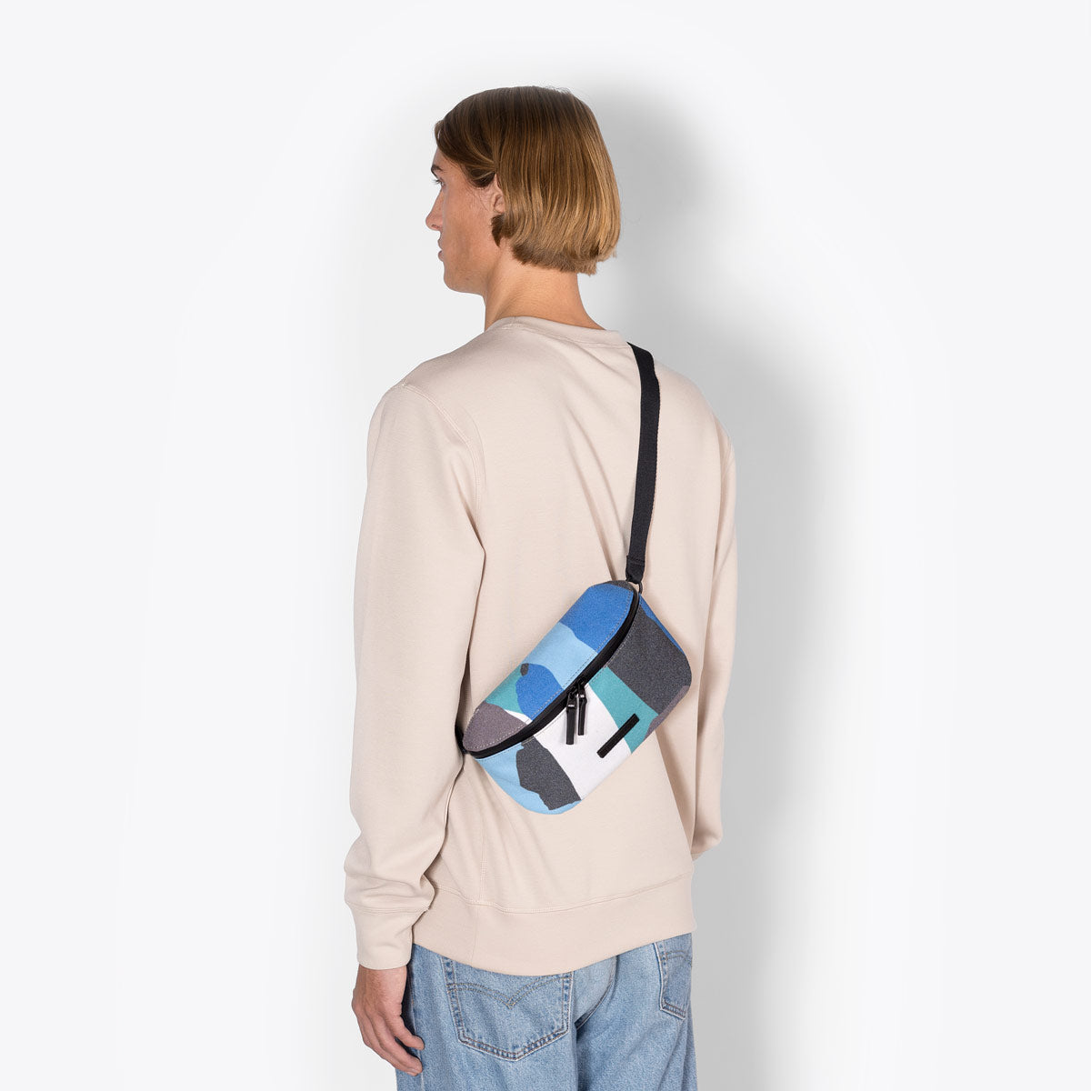 Jona Crossbody Bag - We are out of Office Artwork / All