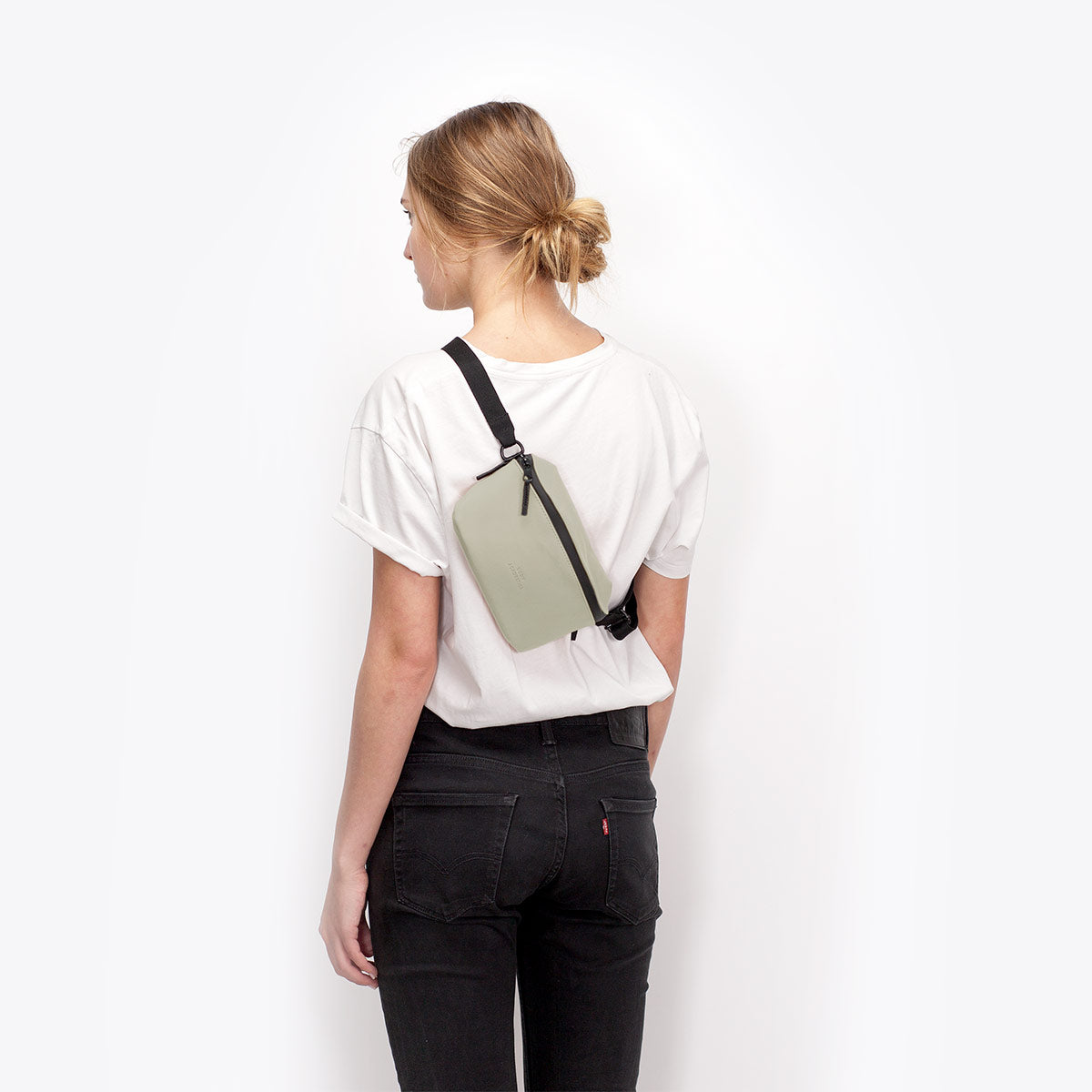 Jona Crossbody Bag - Pastel Green / Medium