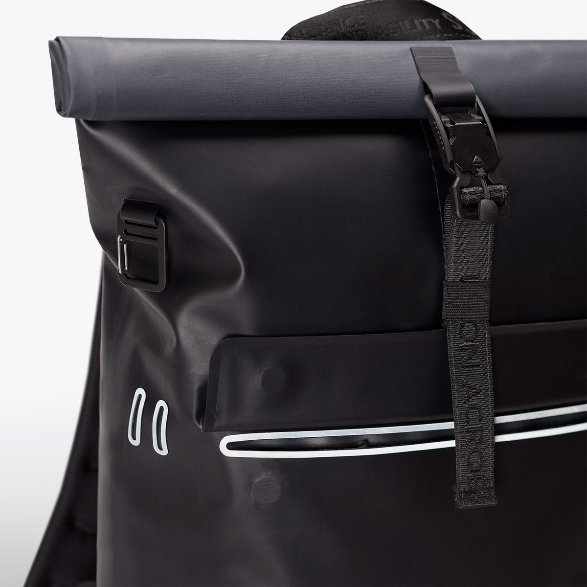 Ucon Acrobatics • Jasper Medium Backpack • Commute Series (Black)